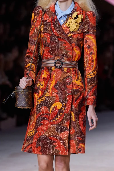 Look 90